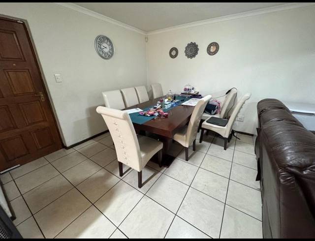 3 BEDROOM TOWNHOUSE FOR SALE IN EDLEEN